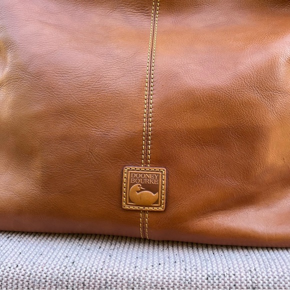 Dooney & Bourke Florentine Medium Leather Twist Sac Shoulder Bag in Natural - Picture 10 of 12